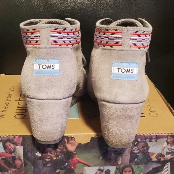 Tom's Desert Wedge Booties - Picture 2 of 6